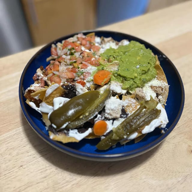 74. Nachos De Pollo Asado.