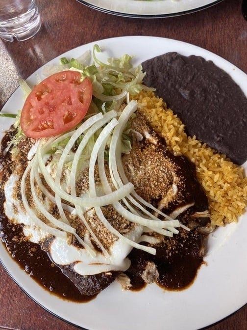 48. Enchiladas De Pollo, Queso O Carnitas.